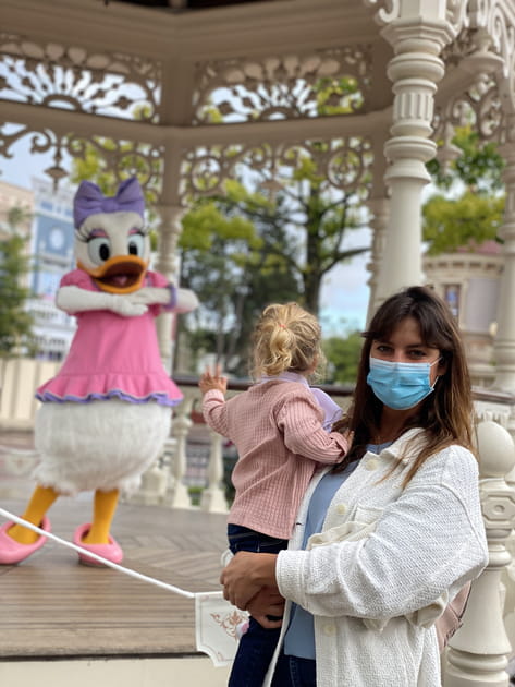 La&euml;titia Milot et sa jolie Lyana, au pays des contes de f&eacute;es
