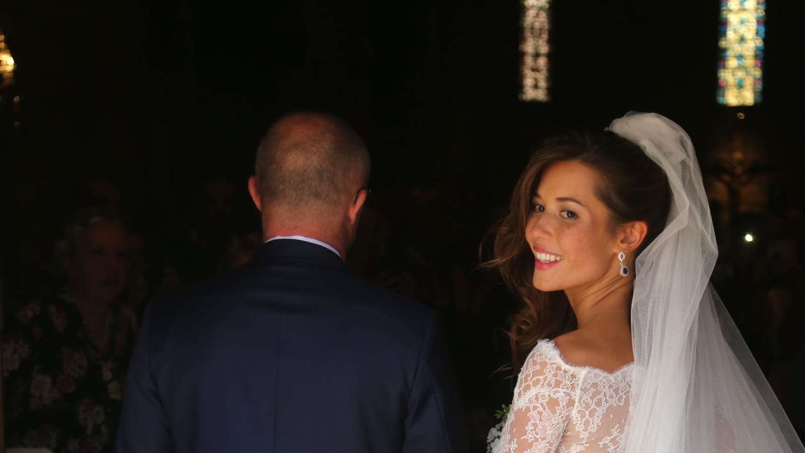 La mariée, au bras de son père