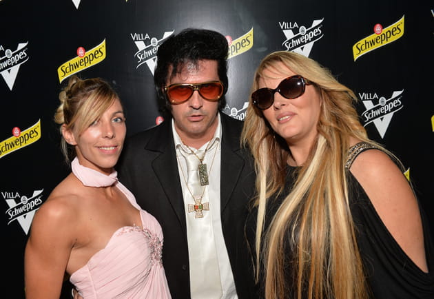 Loana, bien entourée en soirée