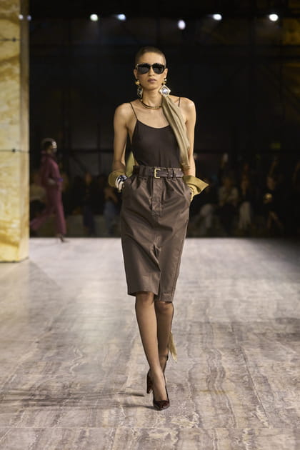 Look 21 du défilé Saint Laurent printemps-été 2024