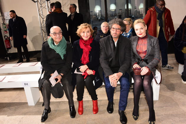 Georges Chakra, Marie-Anne Chazel, Radu Mihaileanu et Julie Judd lors du défilé du couturier
