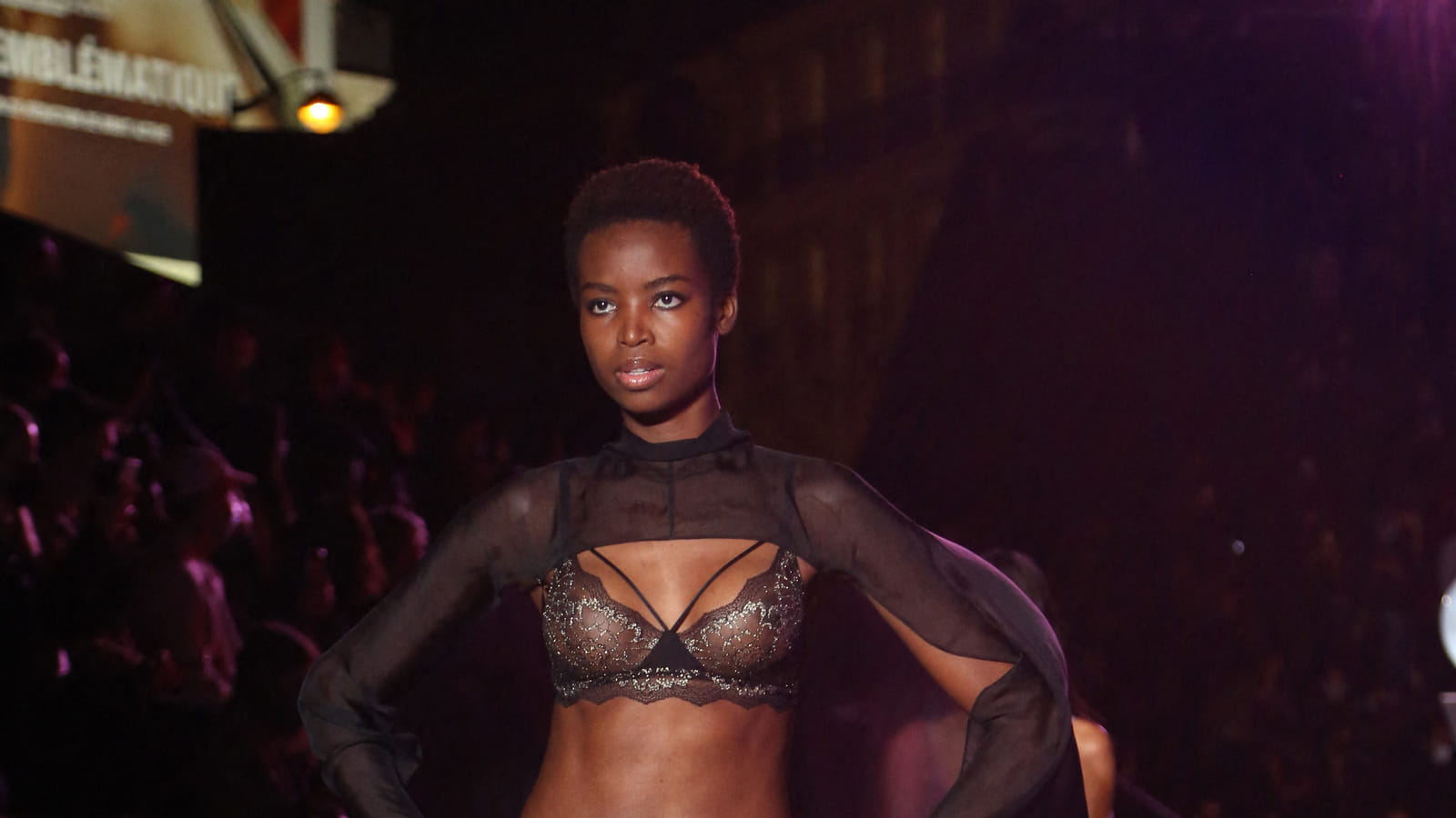 Look 15