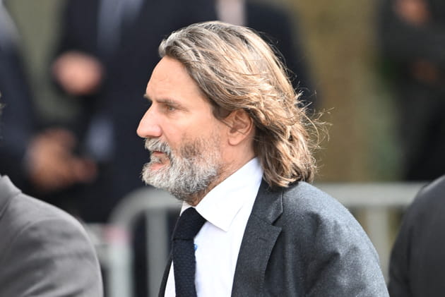 Fr&eacute;d&eacute;ric Beigbeder aux obs&egrave;ques de Mathilde Favier, &agrave; Paris
