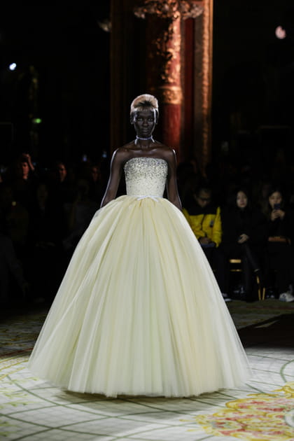 D&eacute;fil&eacute; Viktor&Rolf haute couture printemps-&eacute;t&eacute; 2023