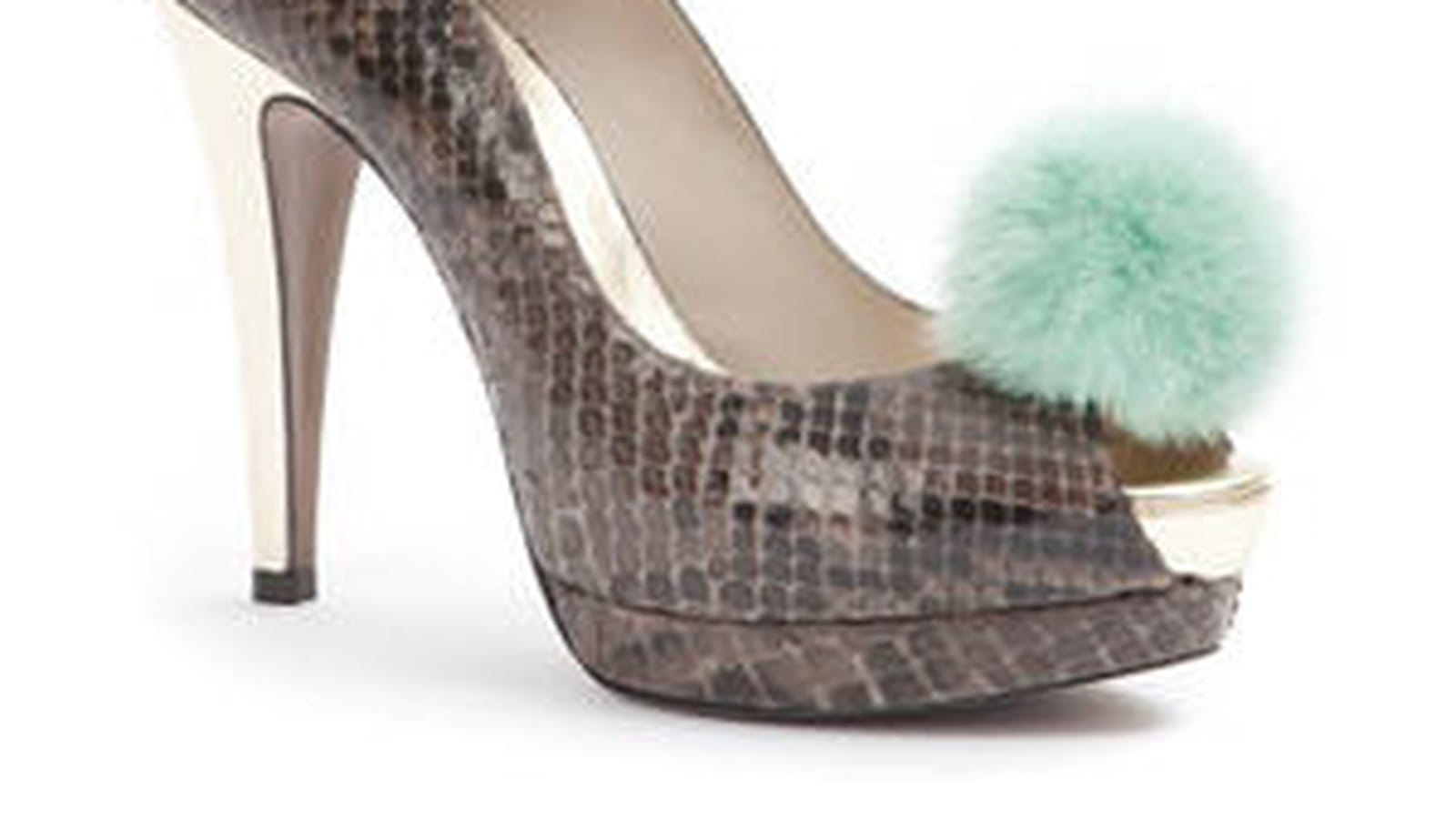 Escarpins en cuir python et pompon vison de Paule Ka