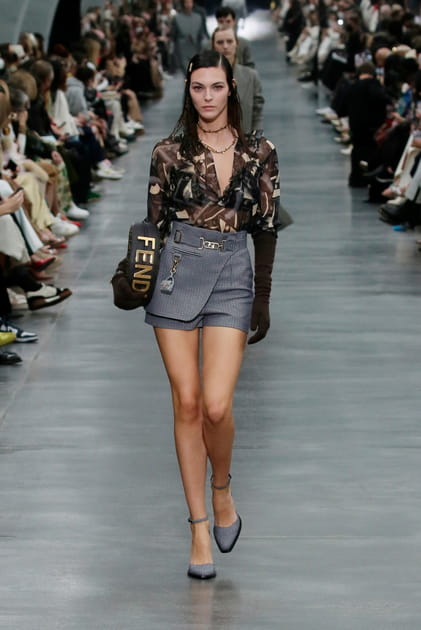 Look 41&nbsp;du d&eacute;fil&eacute; Fendi