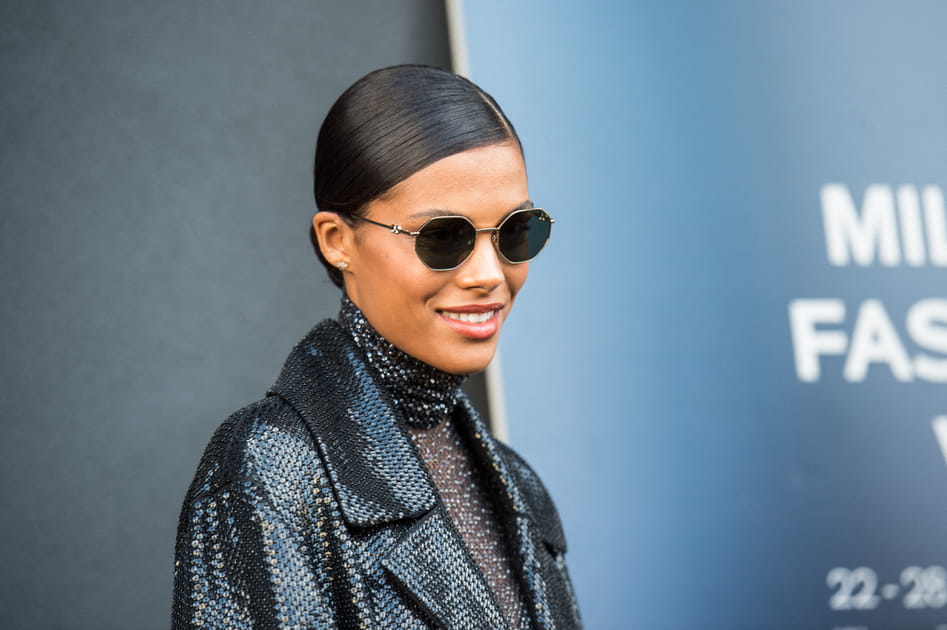 Tina Kunakey, splendide avec sa m&egrave;che plaqu&eacute;e sur le c&ocirc;t&eacute;