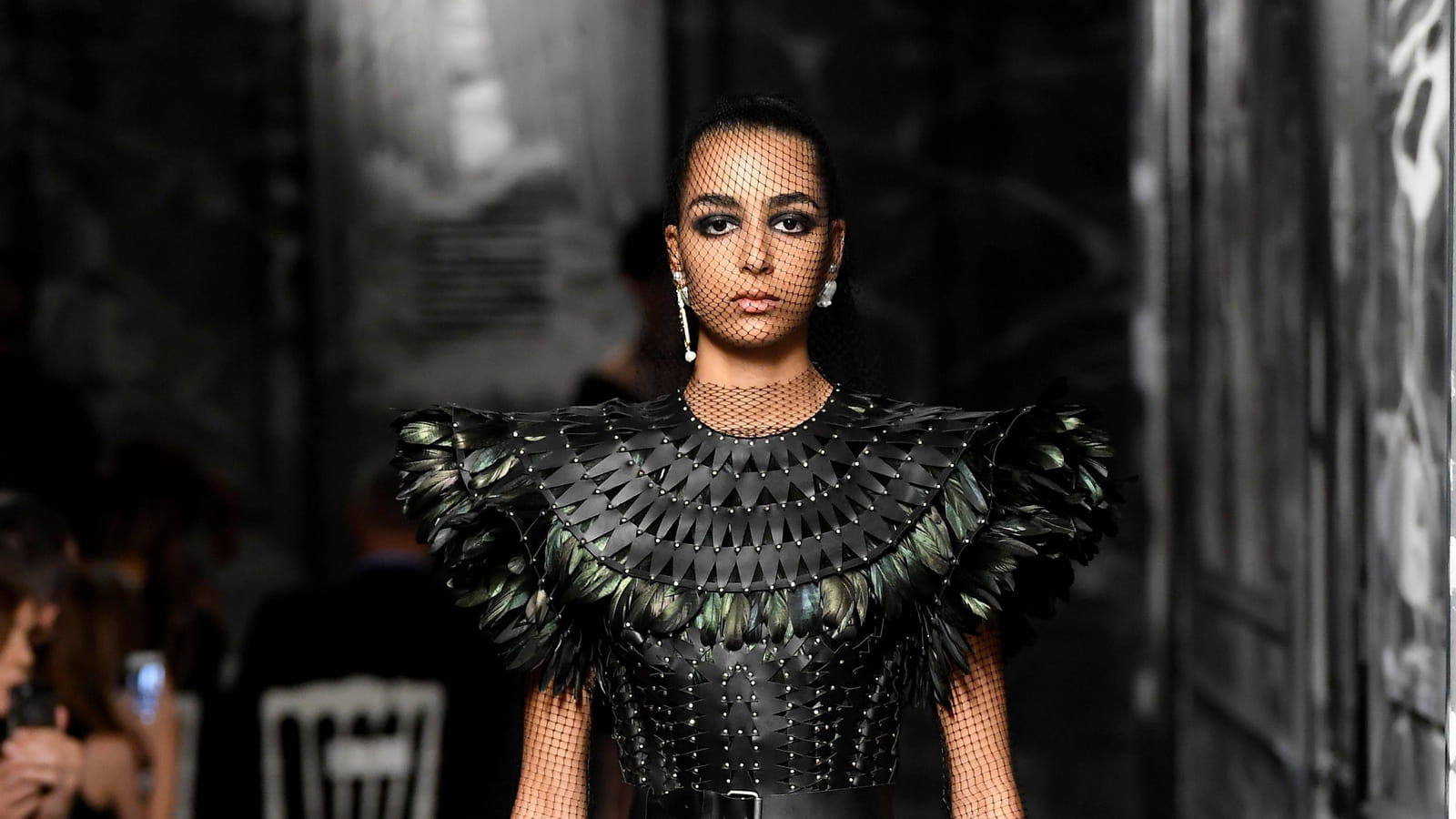 Look 15