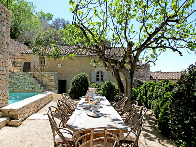 Un jardin de ville intime et graphique