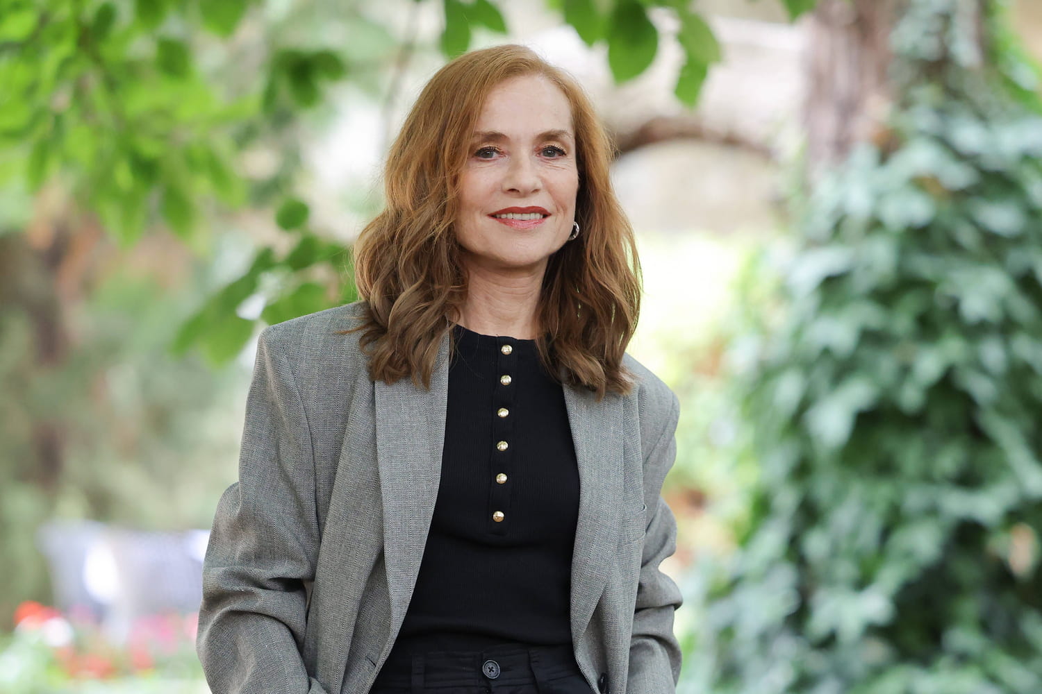 This vintage bag that Isabelle Huppert wears every day becomes this fall’s fashion obsession This vintage bag that Isabelle Huppert wears every day becomes this fall’s fashion obsession