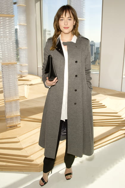 Dakota Johnson au d&eacute;fil&eacute; Boss Women