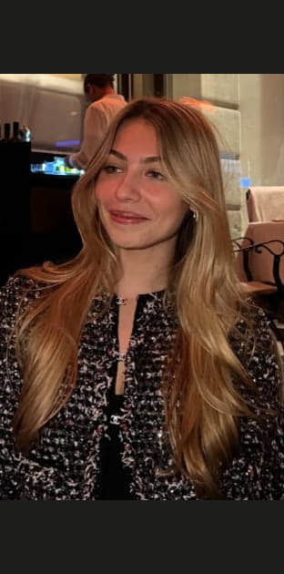 Stella Belmondo d&eacute;voile ses cheveux de r&ecirc;ve sur Instagram