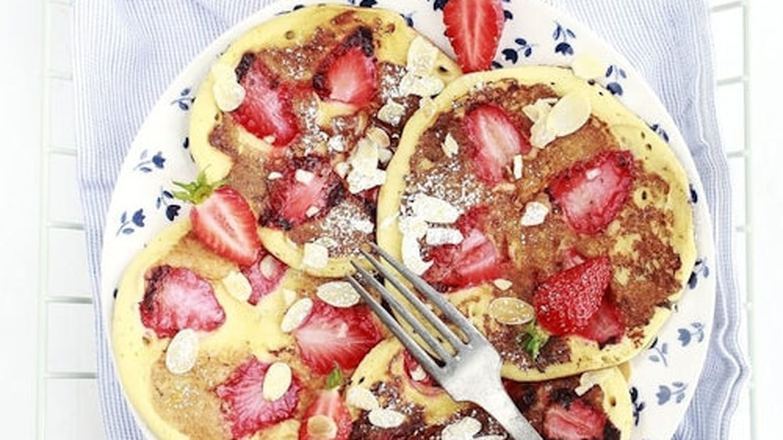 Pancakes aux fraises et amandes