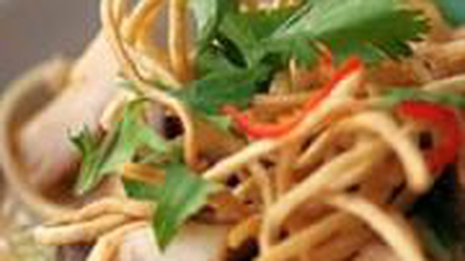 Soupe thaïe au poulet et nouilles