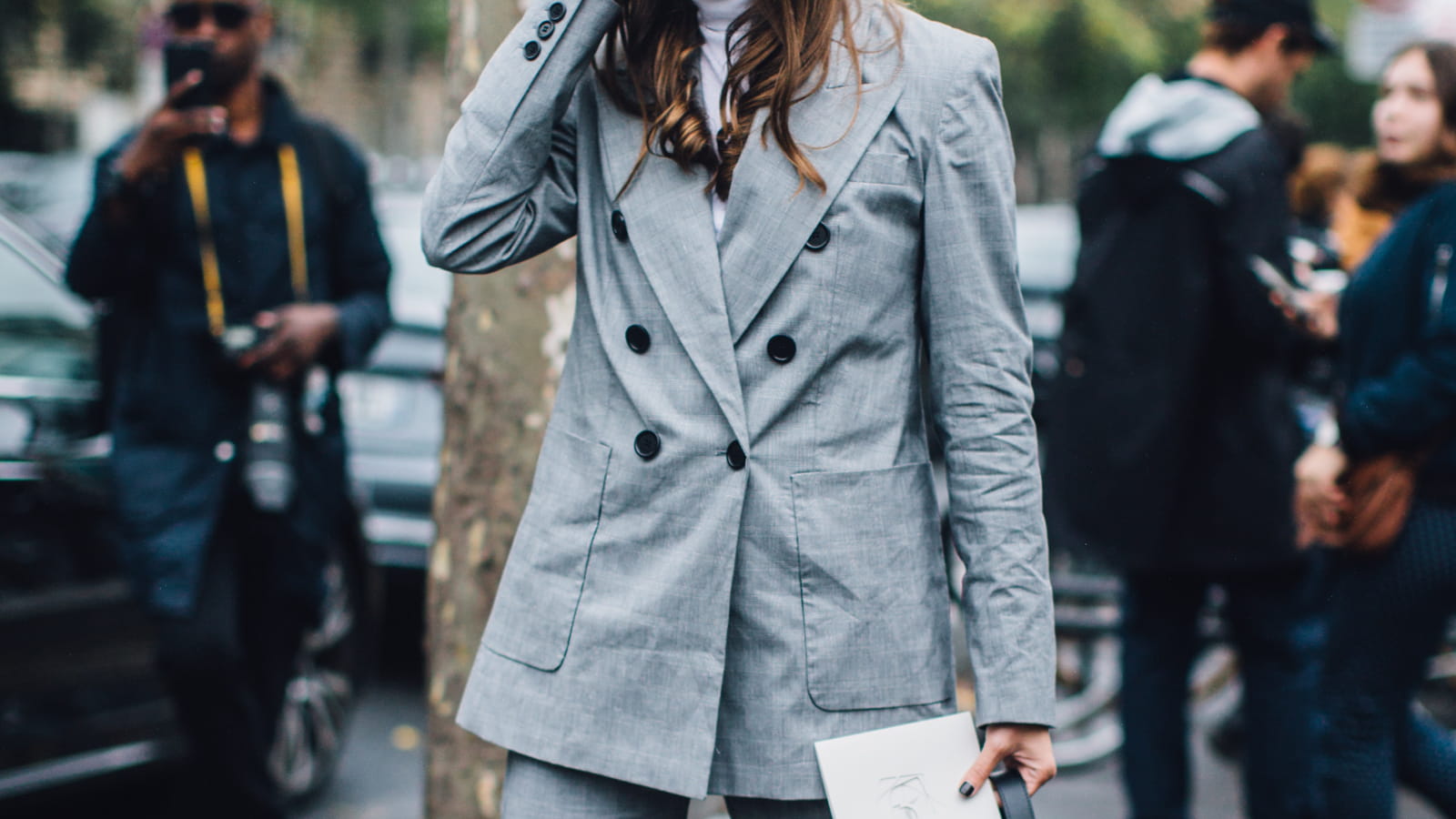 Le blazer à double boutonnage 