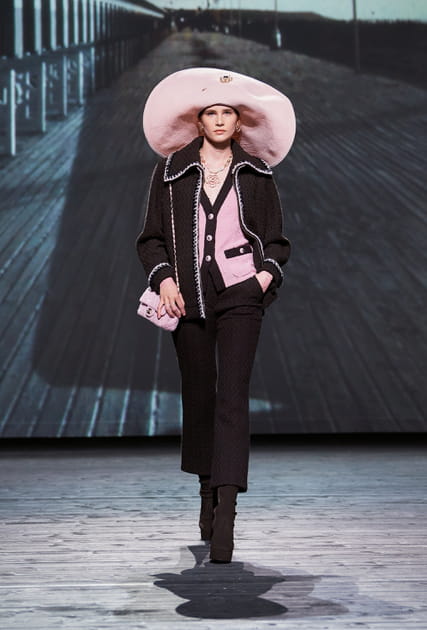Look 19 du défilé Chanel automne-hiver 2024-2025