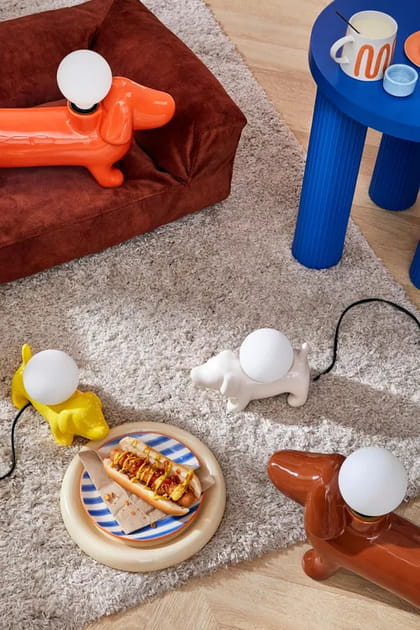 Une lampe &agrave; poser teckel pour voir la vie en couleurs