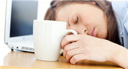 l'effet 'réveil' du café n'est que temporaire...