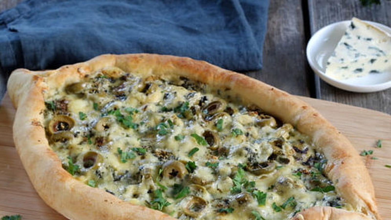 Pide Pizza à la Fourme d'Ambert
