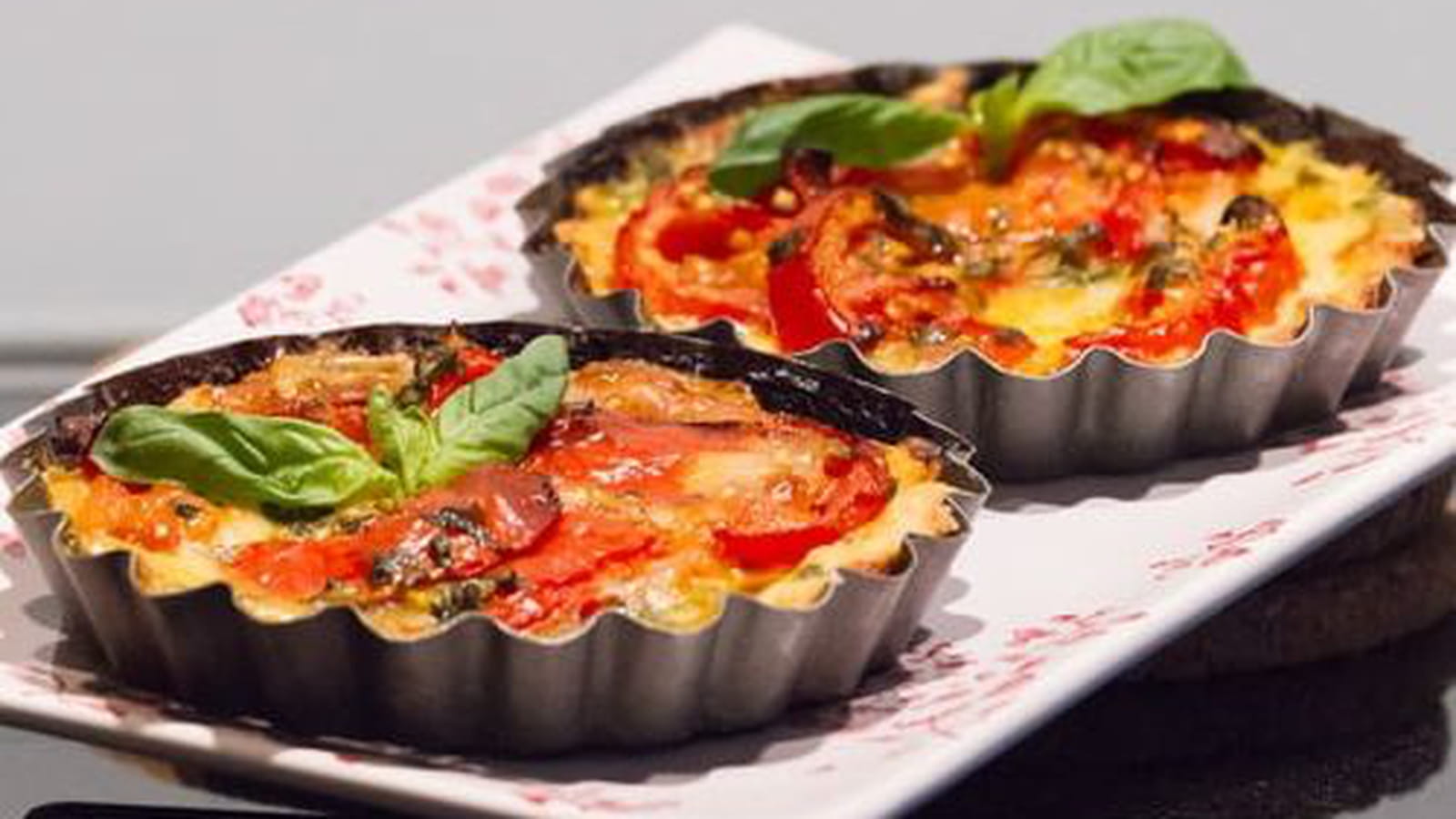 Tartelettes tomates, mozzarella et basilic