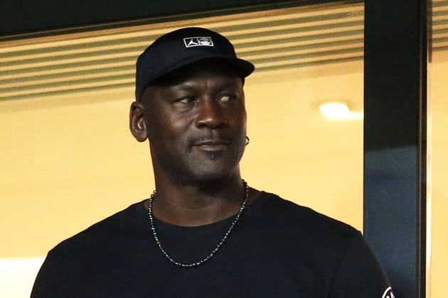 Michael Jordan a un jet privé customisé qui ressemble à une basket