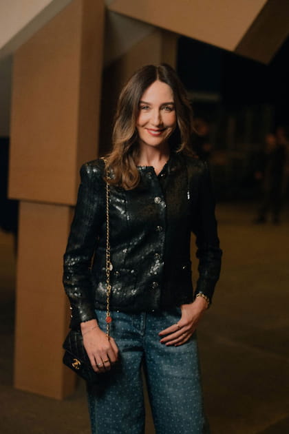 Elsa Zylberstein au d&eacute;fil&eacute; Chanel