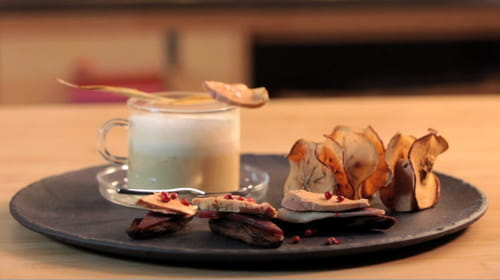 Capuccino de panais, Chips de pomme au foie gras, Bouchées de banane séchée