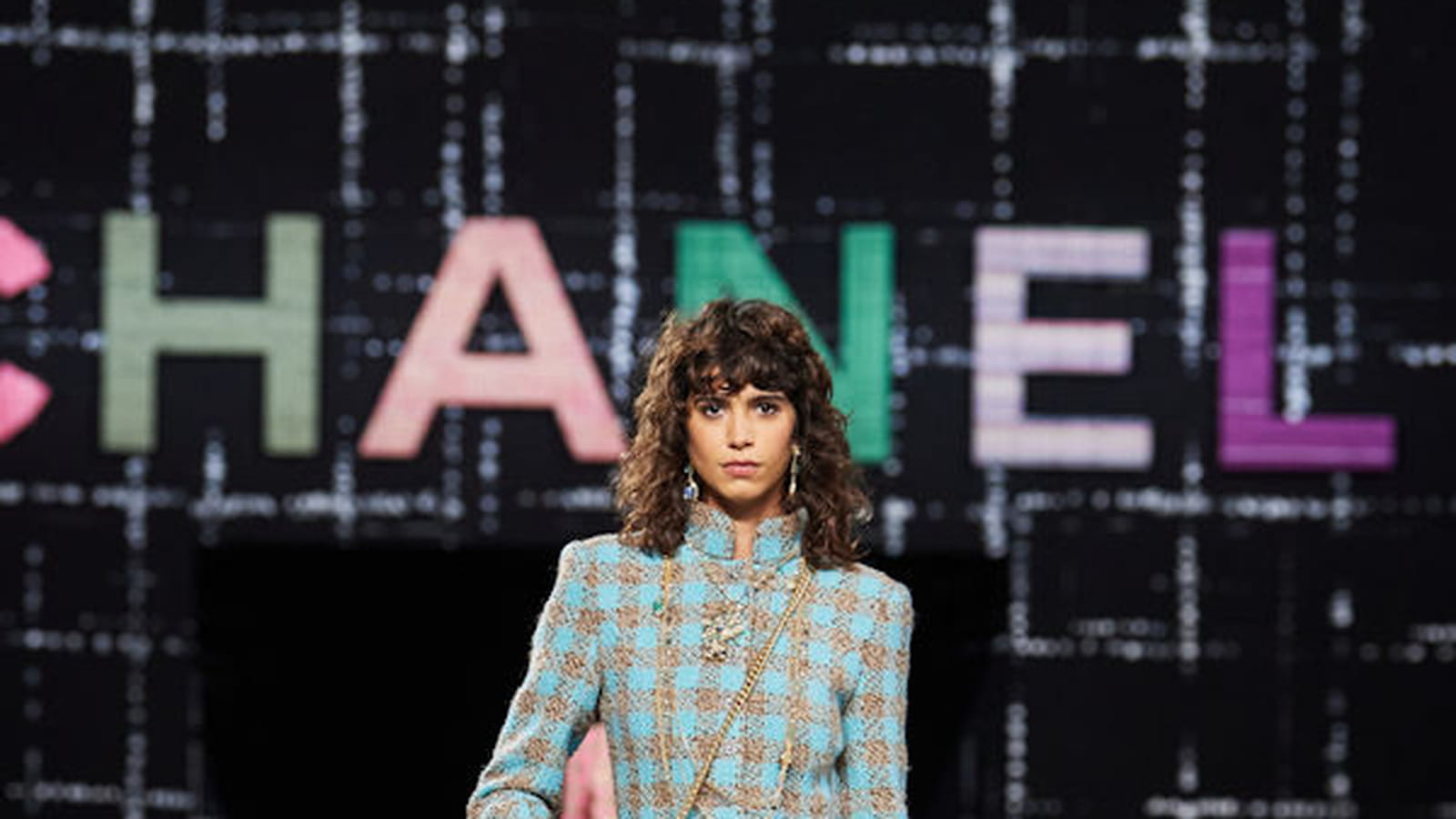 Look 3