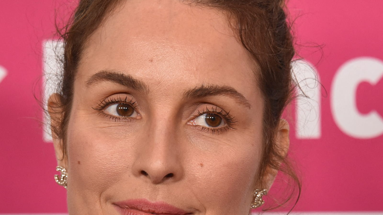 Noomi Rapace sans frange