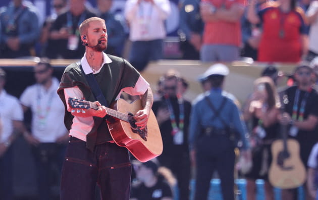 Justin Bieber chante au MetLife Stadium lors de la finale de la Coupe du monde