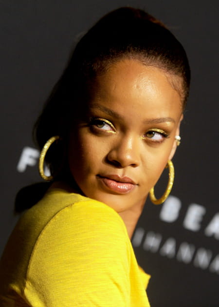 Rihanna avec Fenty Beauty by Rihanna