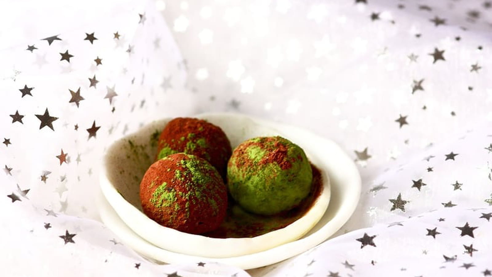 Truffes au chocolat noir, orange douce et pistache