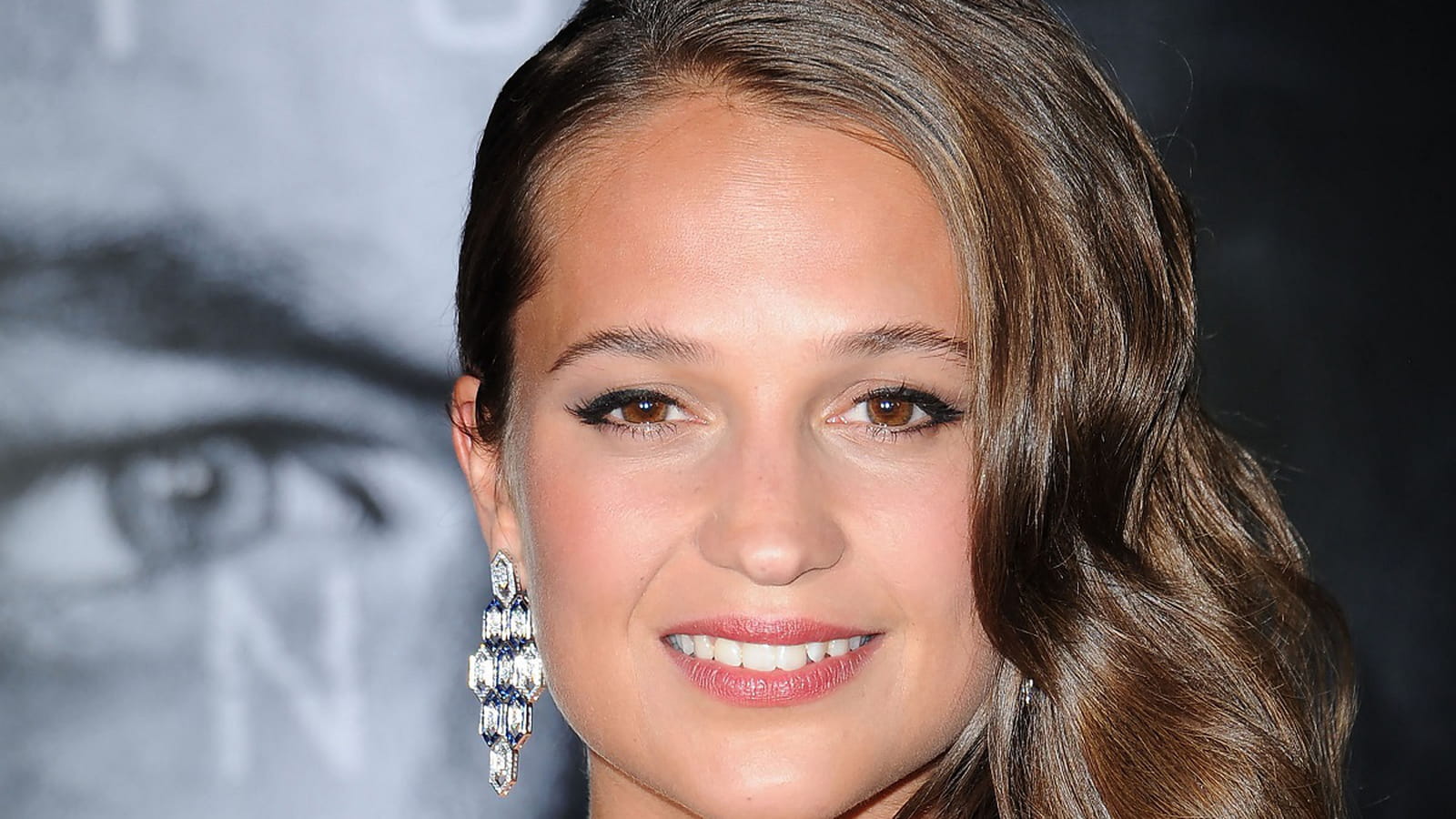 Alicia Vikander, cheveux longs