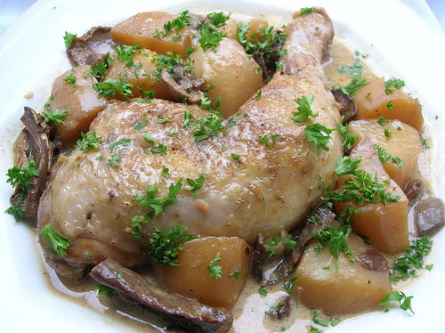 Poulet aux cèpes et à l'ail