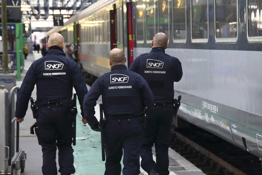 Des agents SNCF violentent une femme enceinte : la VIDÉO qui indigne la Toile