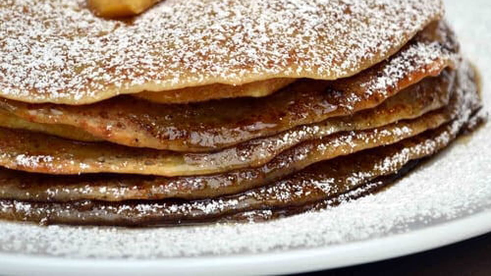 Gâteau de crêpes aux pommes caramélisées