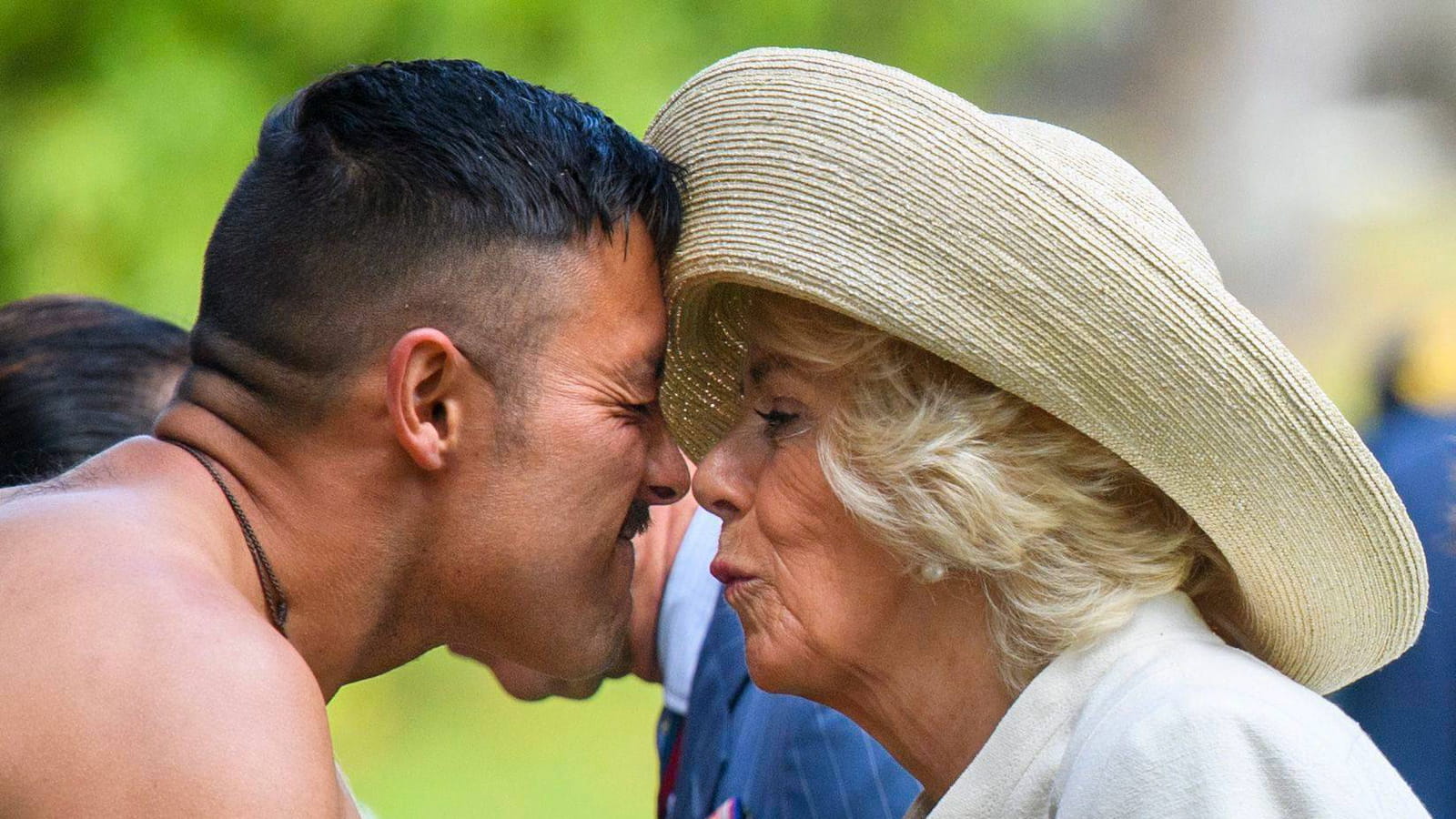 Camilla Parker-Bowles en Nouvelle-Zélande : salut traditionnel