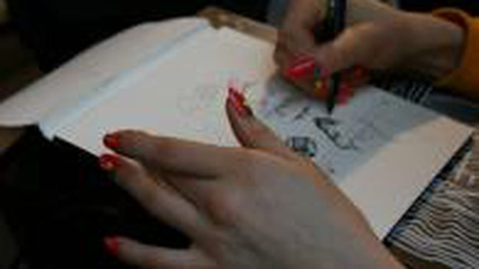 Du nail art avec des stickers 