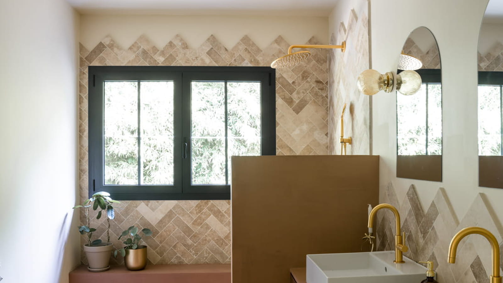 Salle de bains après