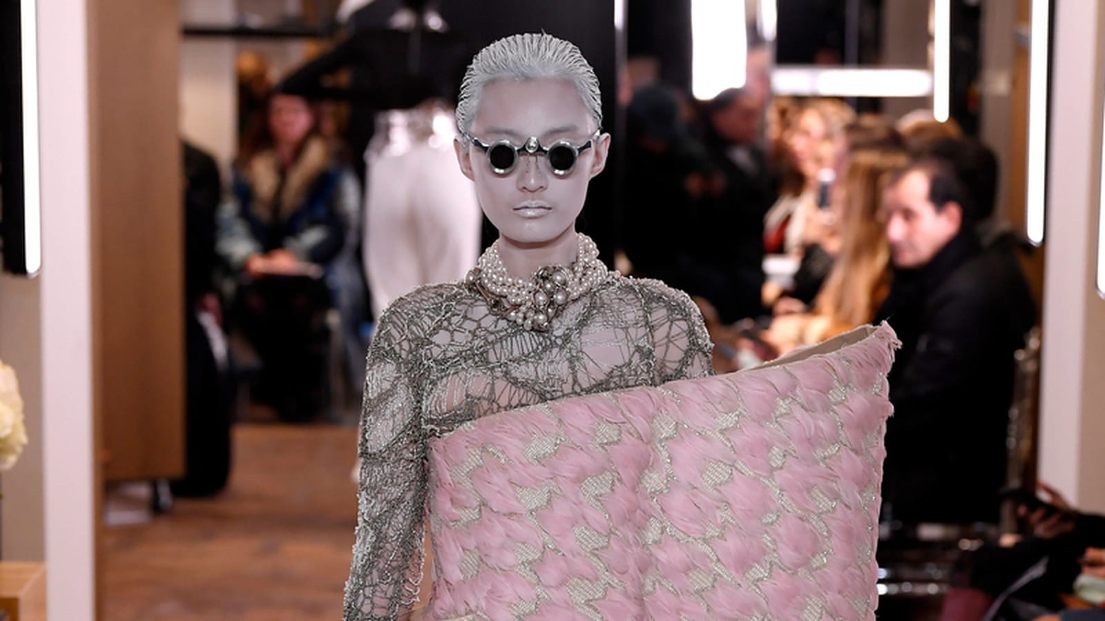 Look 27