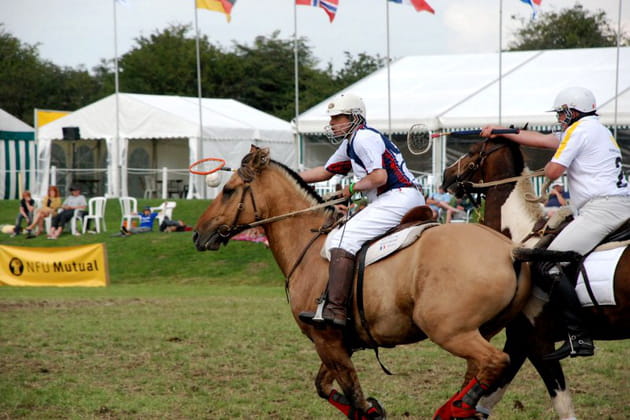Un jeu d'équipe à cheval
