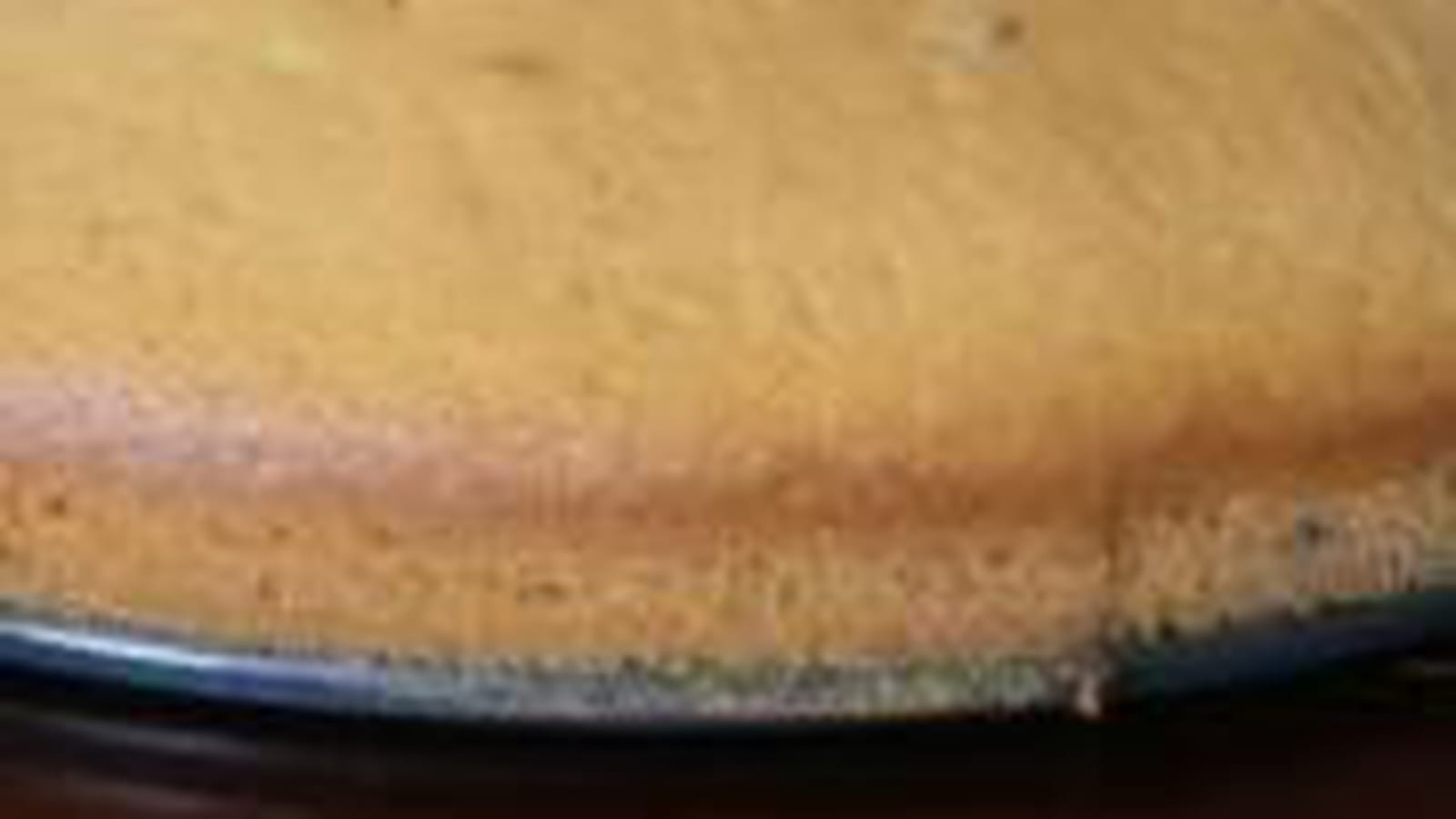 Gâteau moelleux au pandan, grué de cacao et lait de coco
