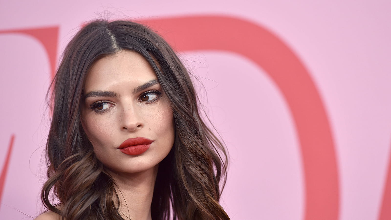 Emily Ratajkowski 