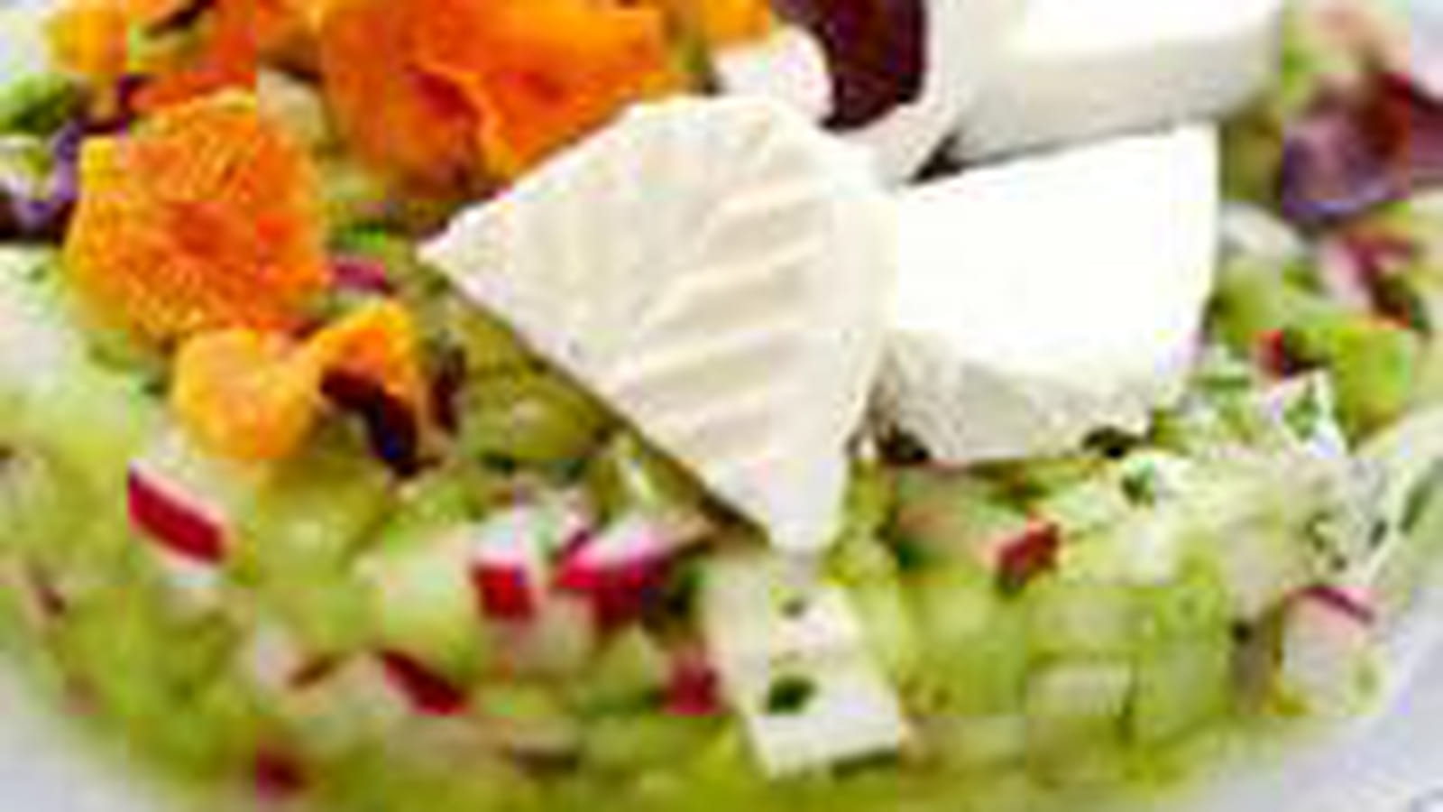 Tartare de radis et concombre aux herbes et au Caprice des Anges
