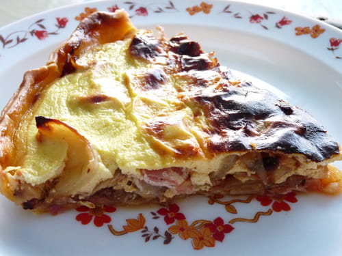 Tarte aux oignons et au jambon cru