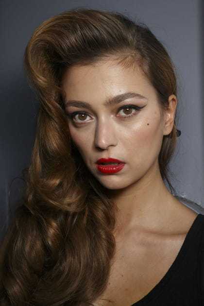 Miss Femme de Footballeur et son one shoulder