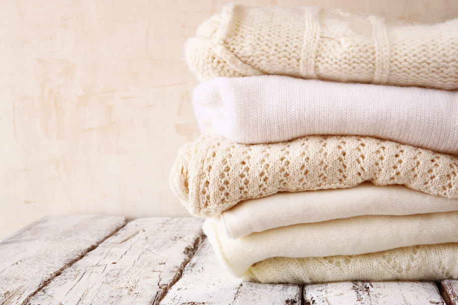 Comment détendre un linge en laine rétréci au lavage ?