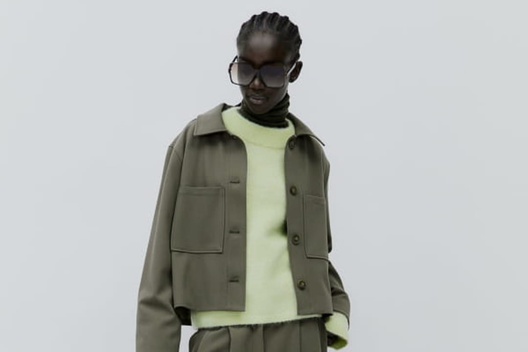 Pull à Capuche DKNY Jeans - Vert Olive, Mélange Mohair Doux, Chevrons, Taille XL (10/12)