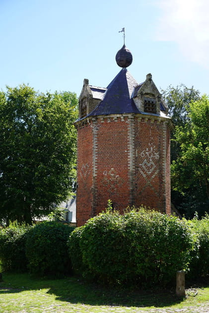 Le colombier en briques du Château d'Esquelbecq