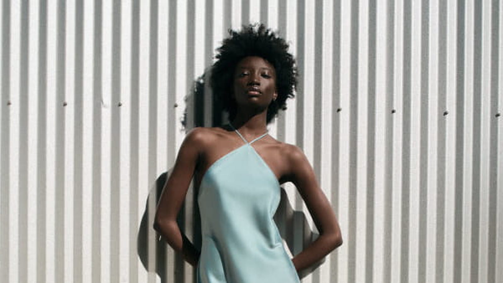 Robe dos nu Zara 